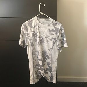 Under Armour fitted Sonic shirt (Brand New)